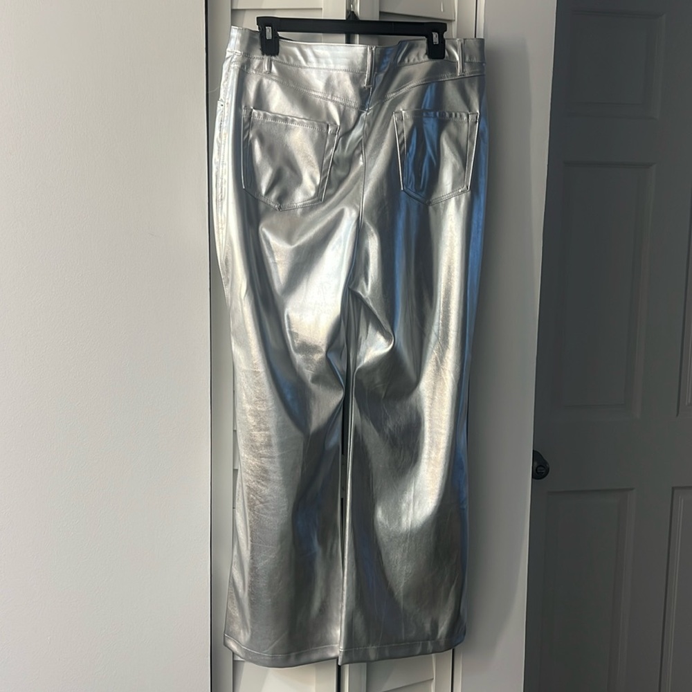 NWT Wild Fable Silver Metallic flare Jeans - Picture 5 of 14